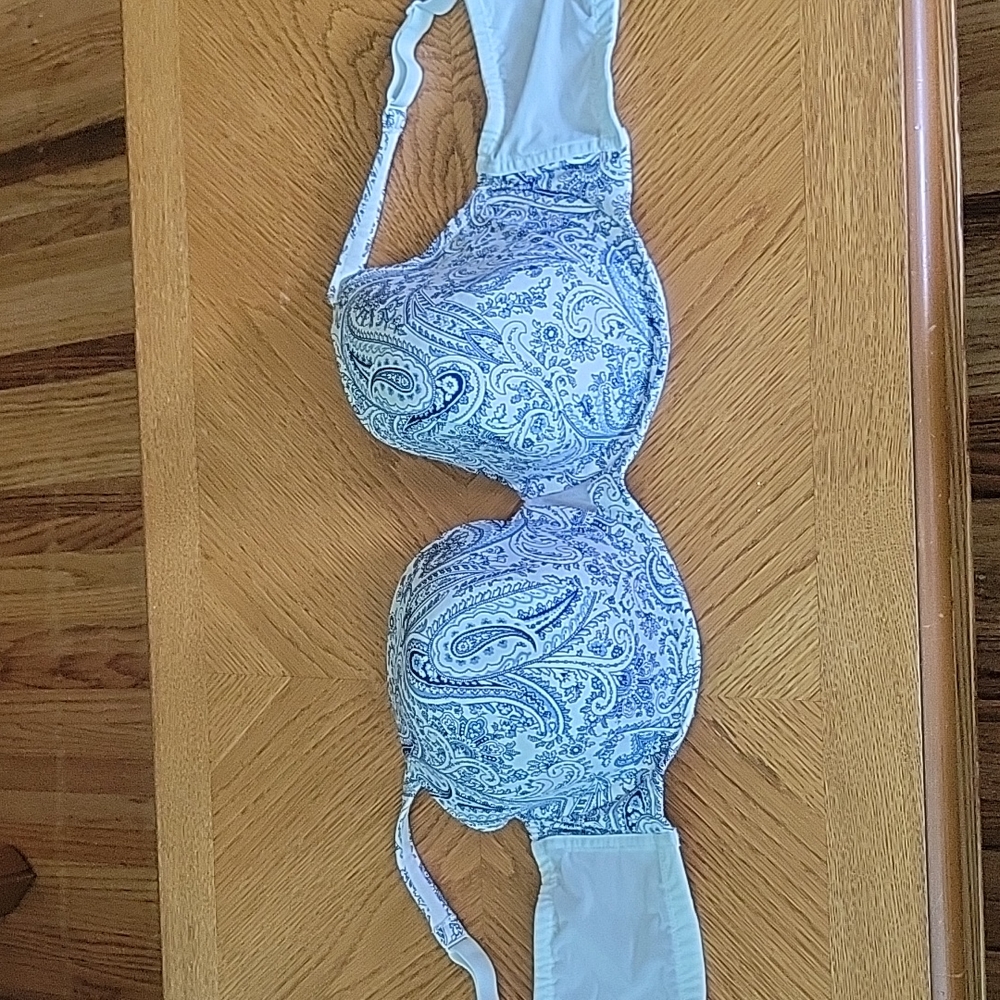 Bra cacique 42DDD white blue paisley